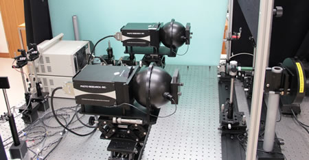 光譜輻亮度校正是以參考標準光源與接受測試的光源所發出的輻射光譜作直接比對