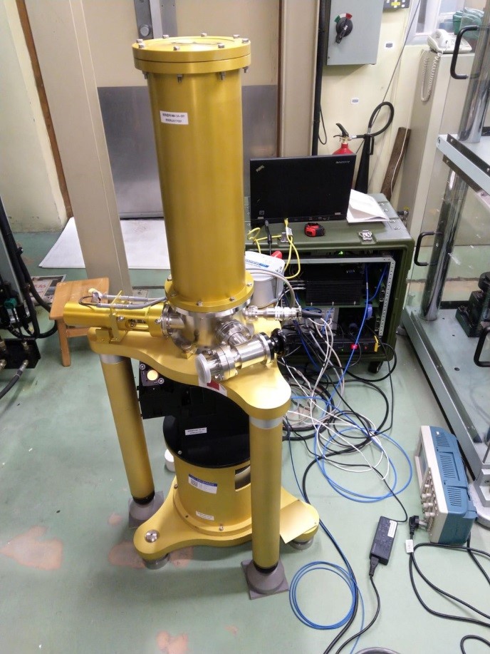 Fig. 4 Absolute gravimeter measuring the acceleration of gravity at the Force Laboratory
