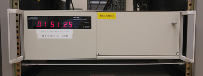 Photo of the Caesium Beam Frequency Standard at SCL